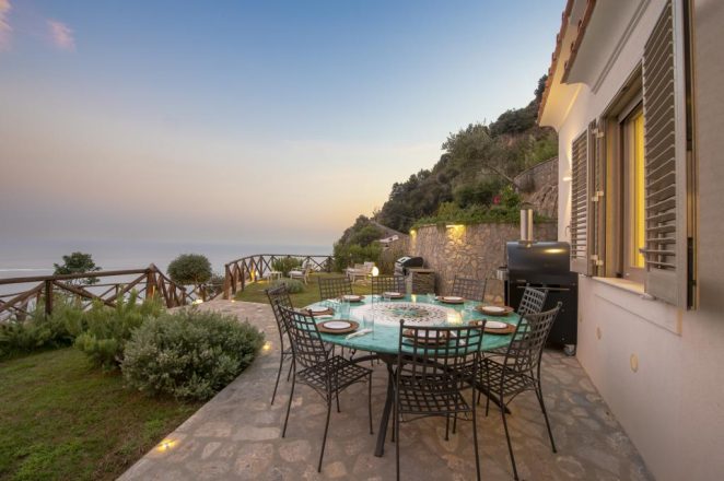 6 Amalfi Coast Getaway Outdoor dining