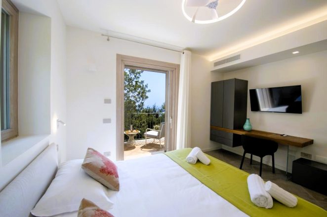 9b Amalfi Coast Getaway Bedroom2