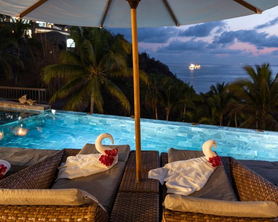 Casa de Sofia pool at night