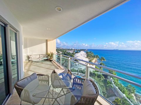 Sint-Maarten-Balcony2