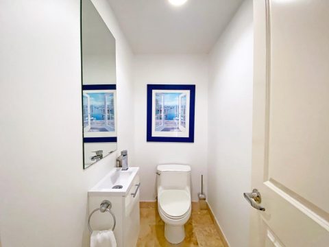 Sint-Maarten-Bathroom-2