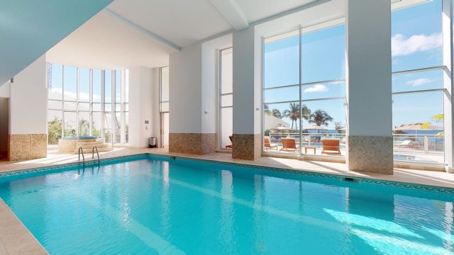 Sint-Maarten-Indoor-Pool
